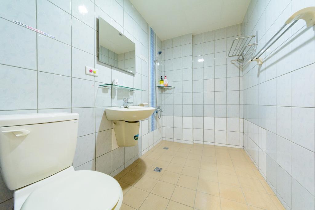Play House Hotel Tainan Exterior photo