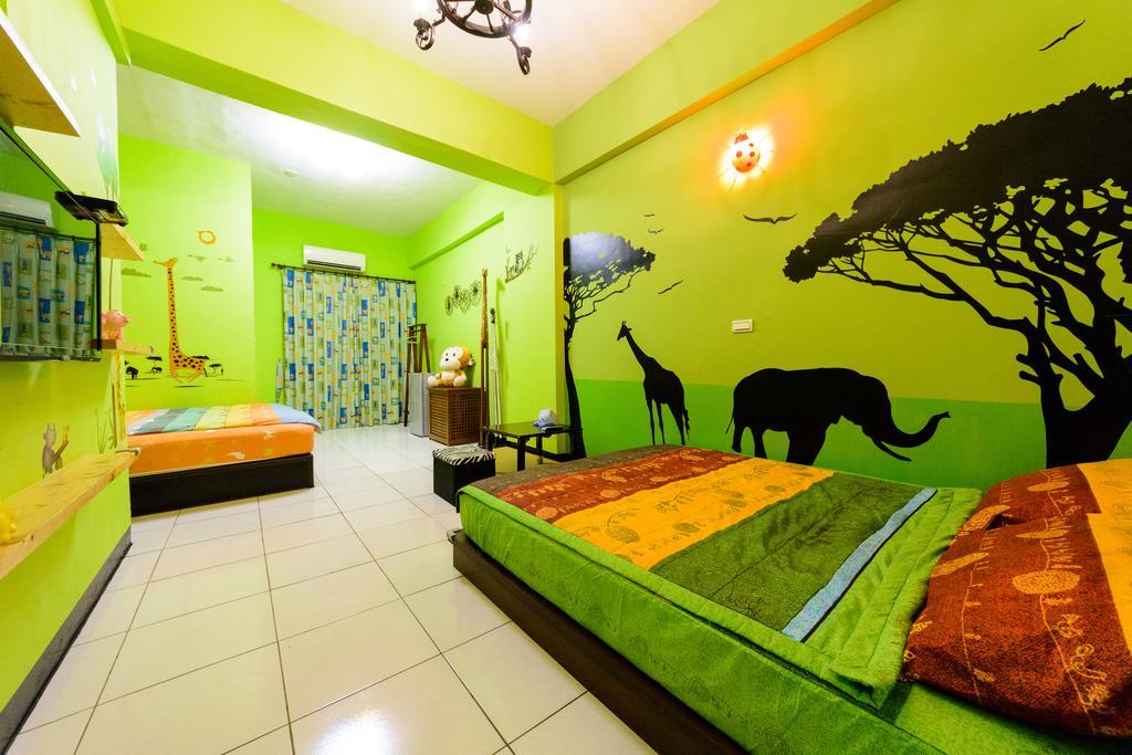 Play House Hotel Tainan Exterior photo
